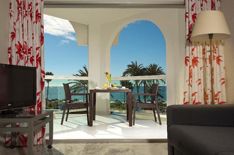 One-Bedroom Apartment Terrace,1272593011:JPEG